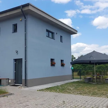 U Vody ゲストハウス 4*